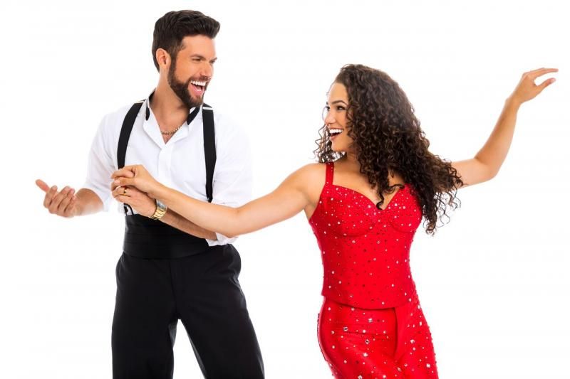 Review: Latin Rhythms Overcome ON YOUR FEET Shortfalls at Shea's Buffalo Theatre  Image