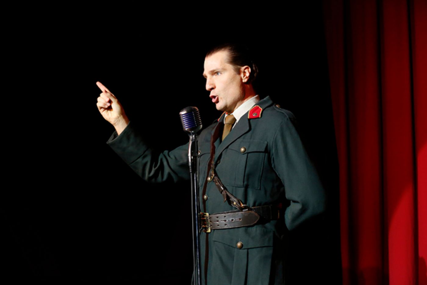 Photo Flash: First Look at Briana Carlson-Goodman, Constantine Maroulis and More in EVITA at North Shore Music Theatre  Image