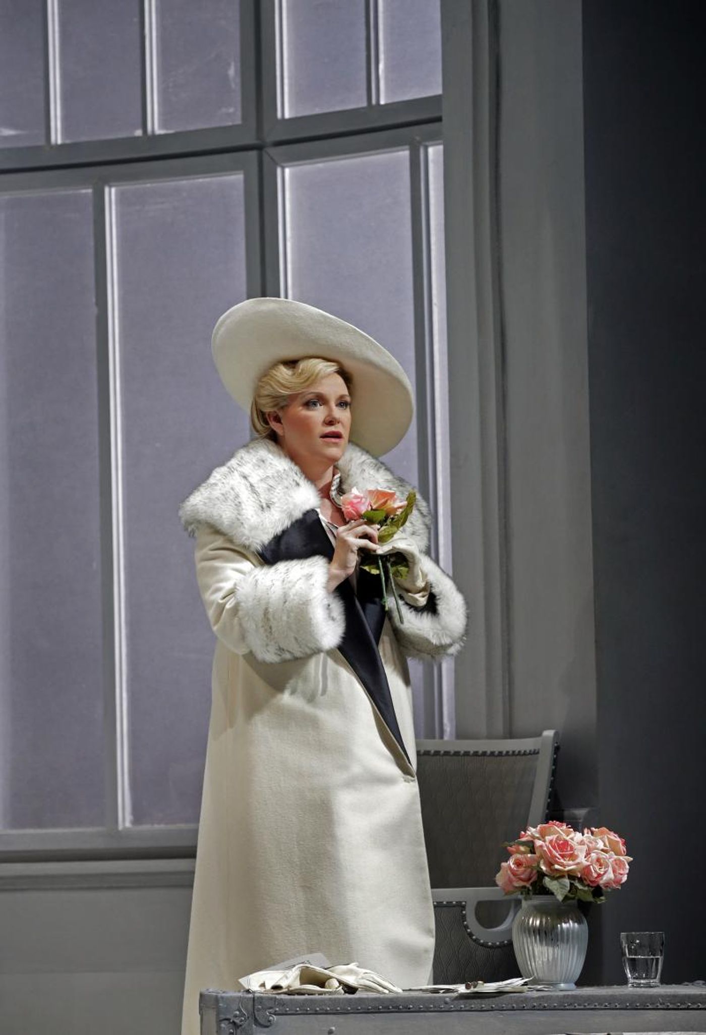 Interview: Soprano Erin Wall Prepares for COC's ARABELLA Image