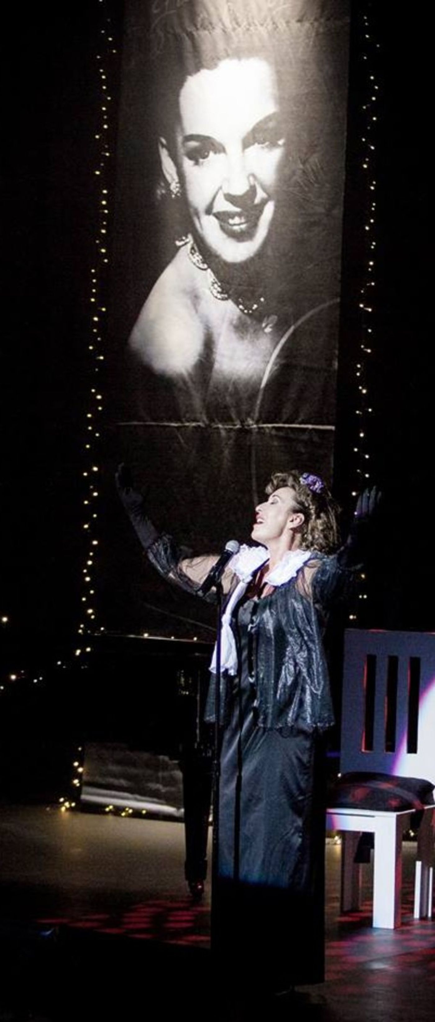 Photo Coverage: AS DROME VLERKE KRY Wings Its Way to Aardklop  Image