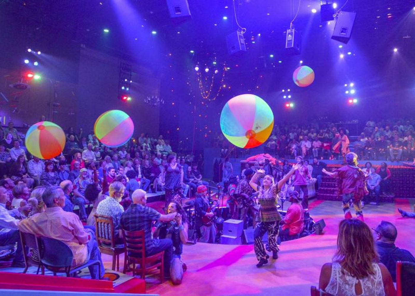 Review: HAIR Audiences Transported Half a Century at Dallas Theater Center  Image