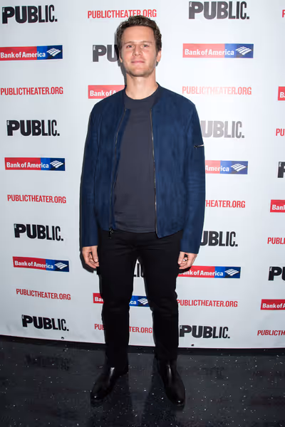 Jonathan Groff Photo