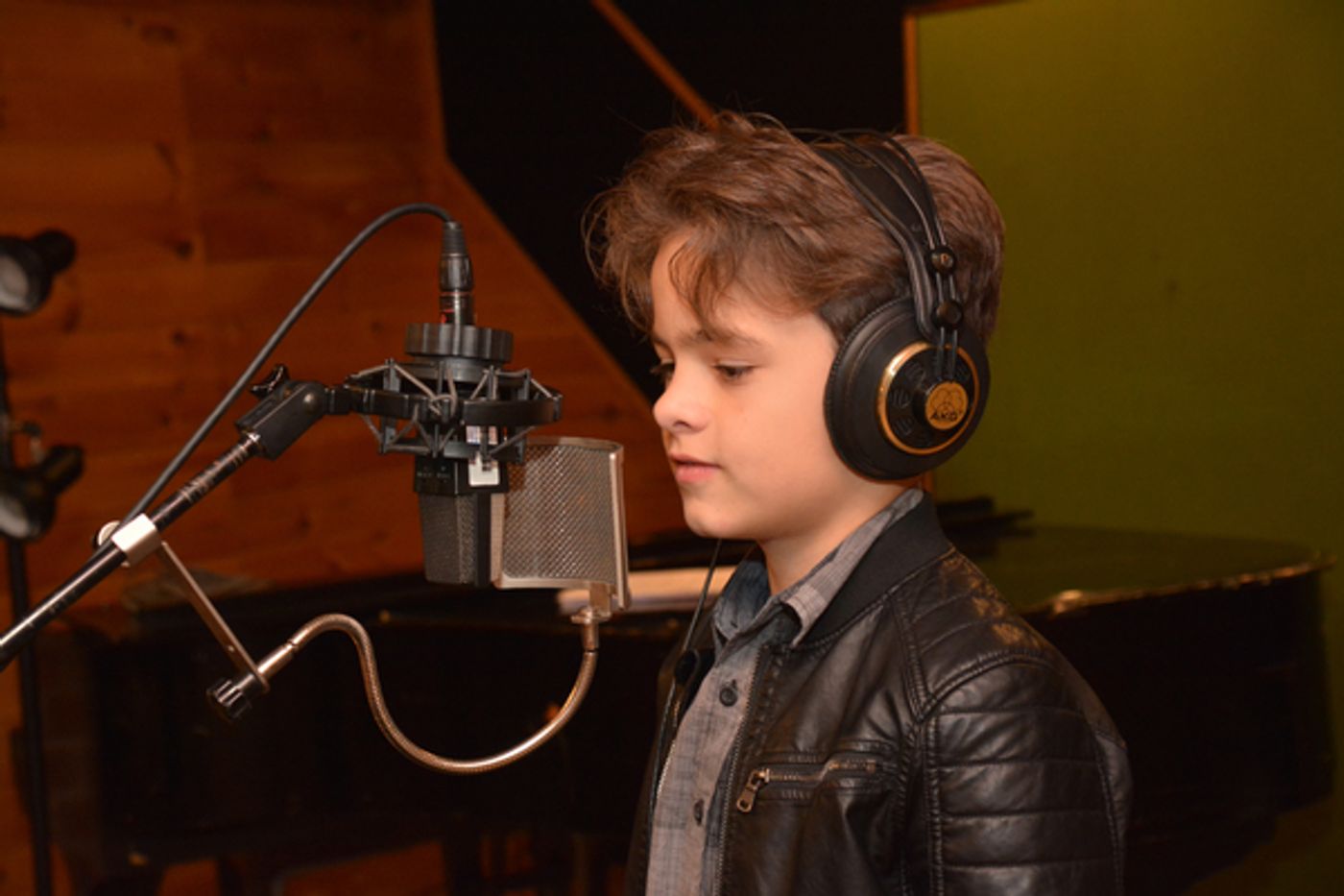 Exclusive Photo Coverage: A BRONX TALE Rings in the Holiday Season with Carols For A Cure!  Image