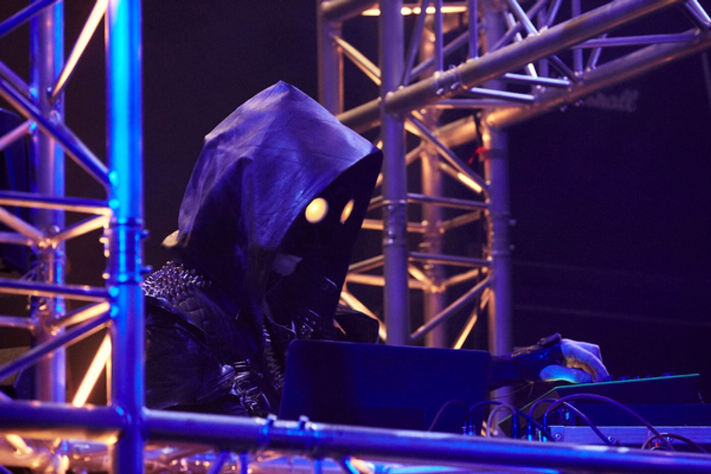 Photo Flash: First Look at Debbie Korley and Danny Saul in BEOWULF at Unicorn Theatre  Image