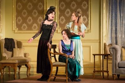 Elizabeth McGovern, Brooke Bloom, Charlotte Parry Photo