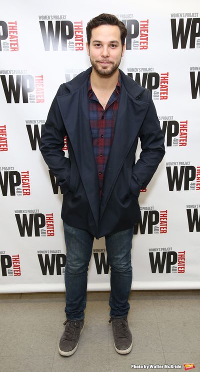 Skylar Astin Photo