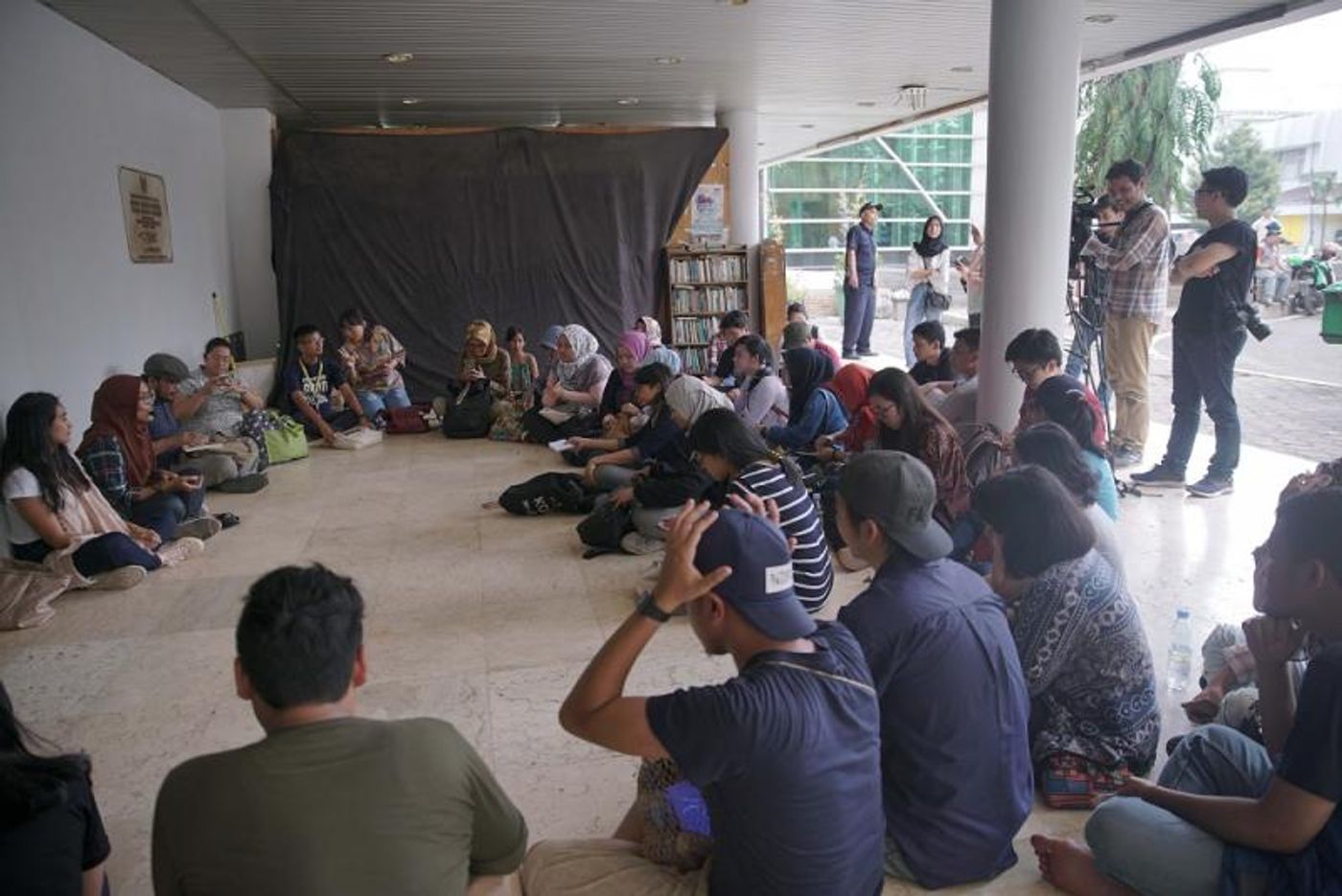 Walking Tour and Script Discussion with 3 Figures Behind the Scene of PEREMPUAN-PEREMPUAN CHAIRIL Walking Tour and Script Discussion with 3 Figures Behind the Scene of PEREMPUAN-PEREMPUAN CHAIRIL Image