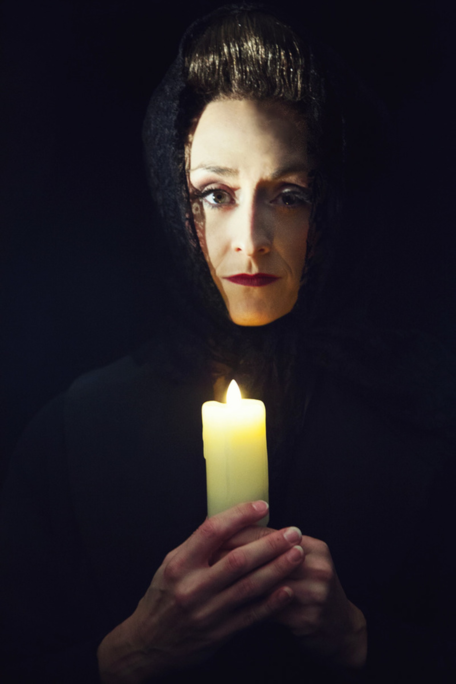 Photo Flash: North Shore's EVITA Stars Pose for Cast Portraits! — photo 4 of 26