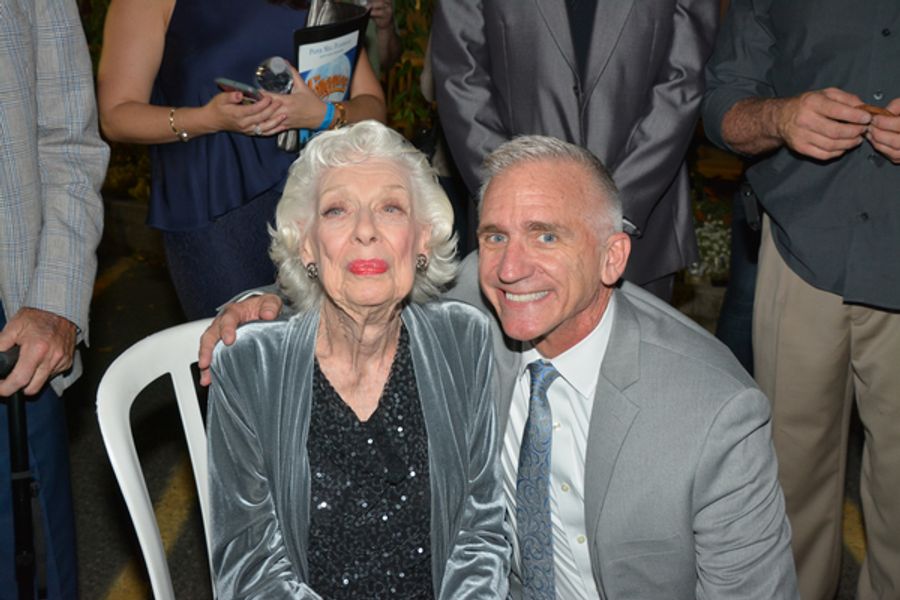 Photo Coverage: Leslie Kritzer, Laura Bell Bundy & the Cast of THE HONEYMOONERS Celebrate Opening Night! Image