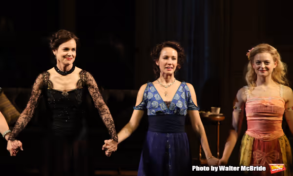 Elizabeth McGovern, Anna Camp and Anna Baryshnikov  Photo