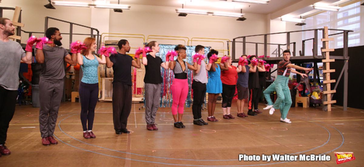 Gavin Lee and cast  at 