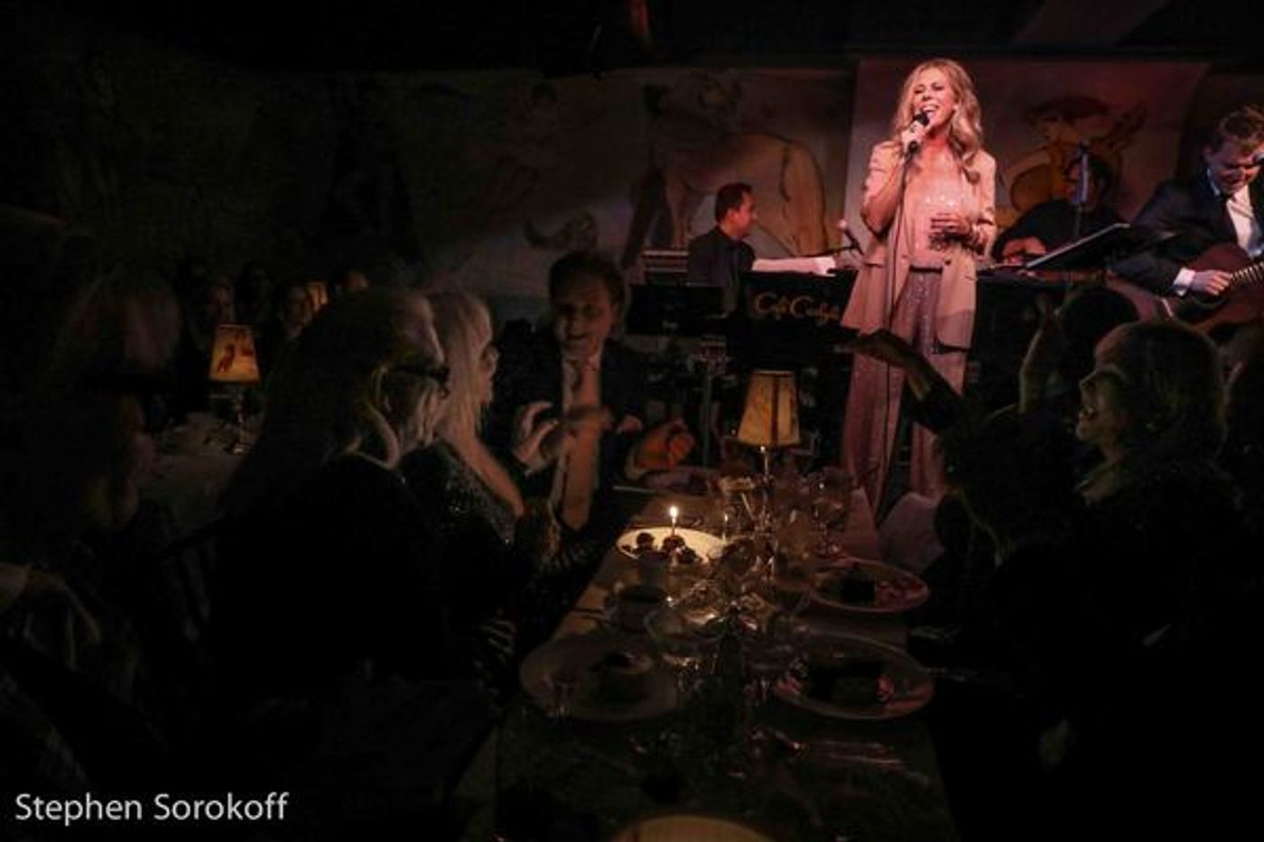 Photo Coverage: Rita Wilson Returns to Cafe Carlyle Photo Coverage: Rita Wilson Returns to Cafe Carlyle Image