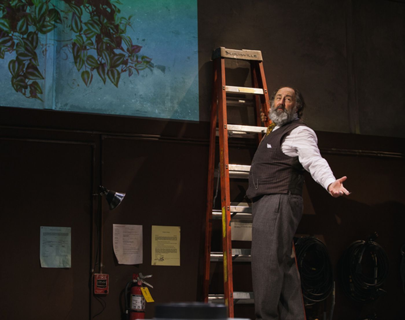 Photo Flash: First Look at Arye Gross in UNDERNEATH THE LINTEL at the Geffen  Image
