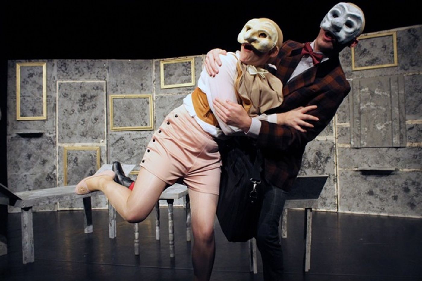 Photo Flash: Theatrical Niche Brings its Signature High-Energy, Physical Theatre to Oscar Wilde's LADY WINDERMERE'S FAN  Image