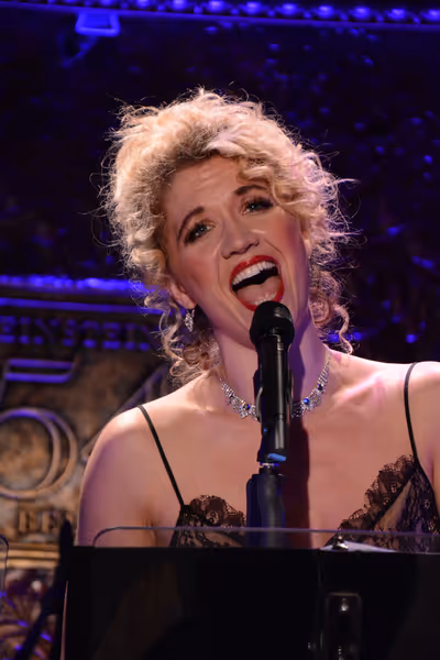 Scarlett Strallen Photo