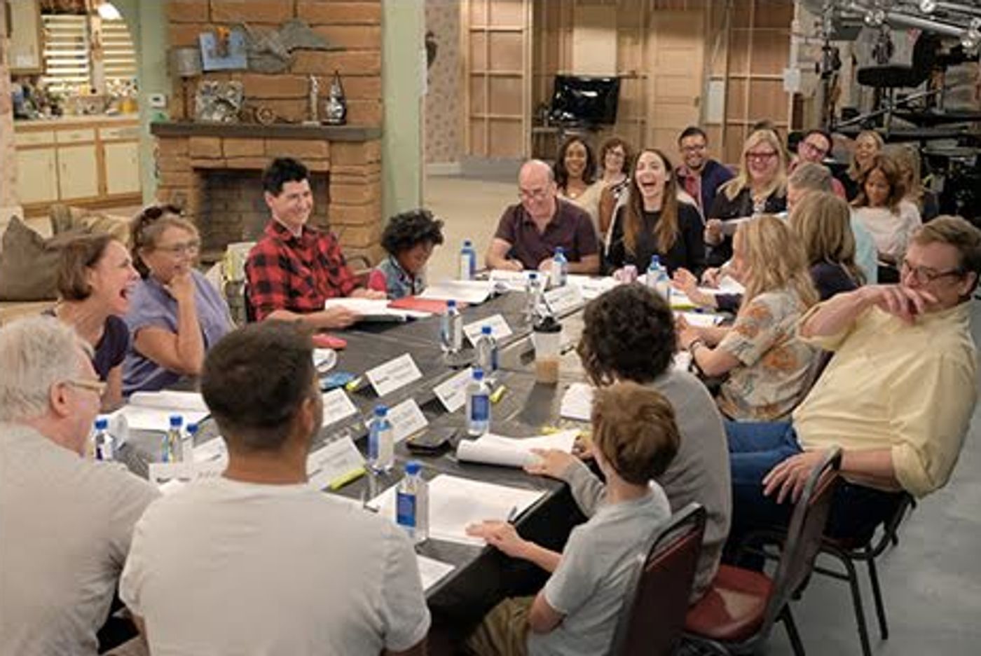 Photo: Roseanne Barr & More at First Table Read for ABC's ROSEANNE Revival Photo: Roseanne Barr & More at First Table Read for ABC's ROSEANNE Revival Image