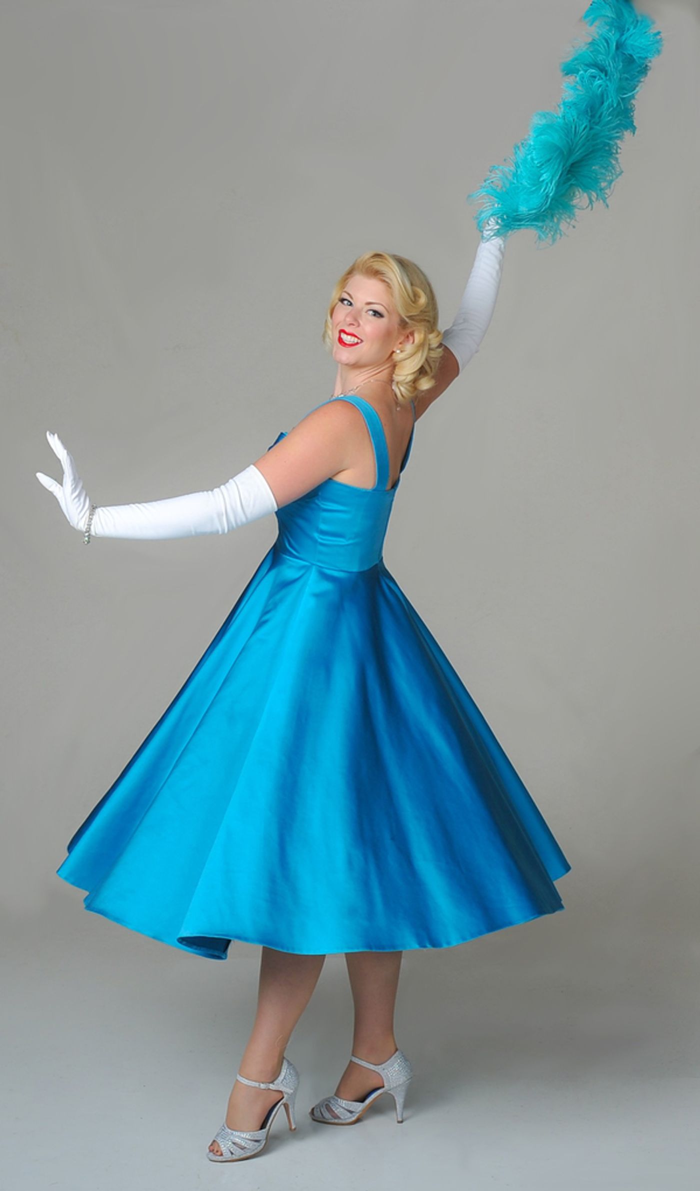 Photo Flash: First Look at the Cast of IRVING BERLIN'S WHITE CHRISTMAS at Sierra Rep  Image