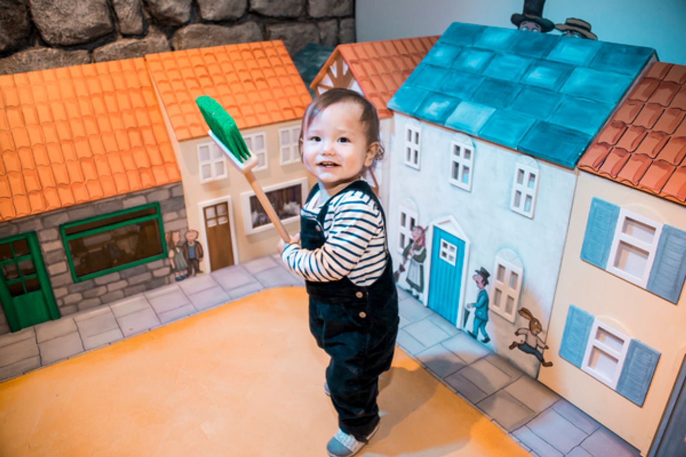 Photo Flash: Julia Donaldson and Axel Scheffler's 'A World Inside a Book' Exhibit Opens this Weekend  Image