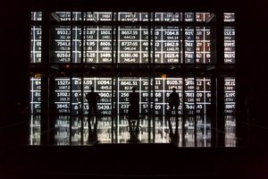 A scene from the Lincoln Center Theater production of JUNK by Ayad Akhtar @ BroadwayWorld A scene from the Lincoln Center Theater production of JUNK by Ayad Akhtar Photo