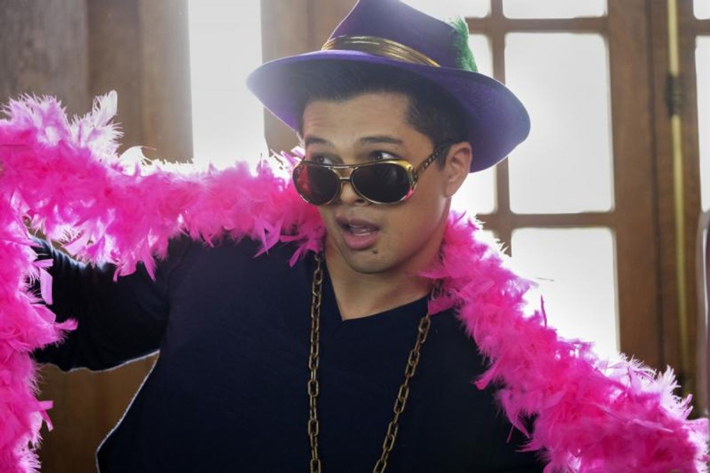 Interview: CRAZY EX-GIRLFRIEND Star Vincent Rodriguez III Talks Hit Comedy & More  Image
