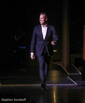 Todd Murray @ BroadwayWorld Todd Murray Photo