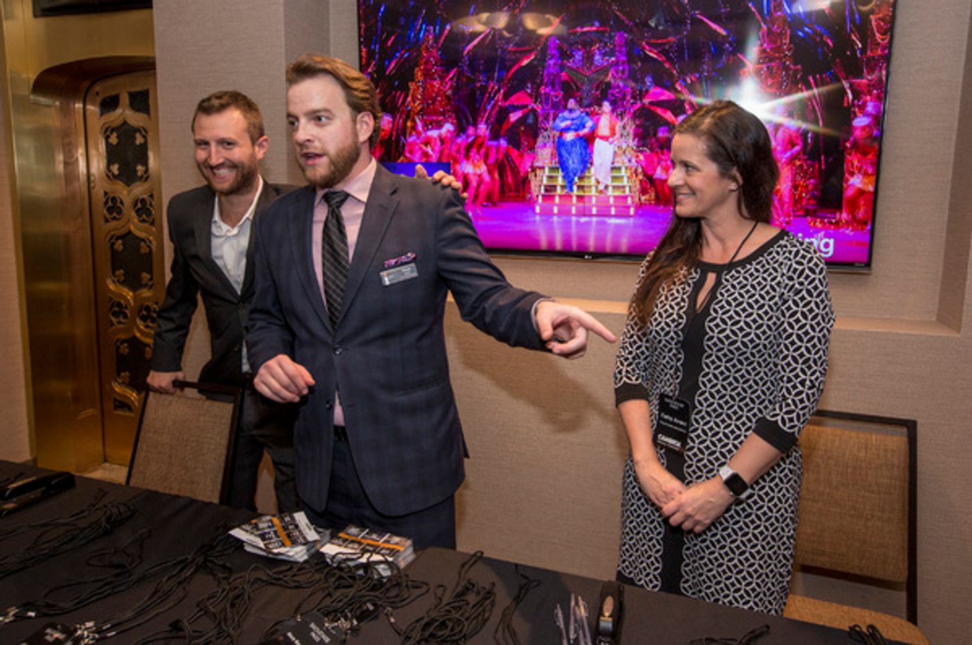 Photos: Les Misérables Cast Performs at Cambria Chicago Loop – Theatre District Grand Opening  Image