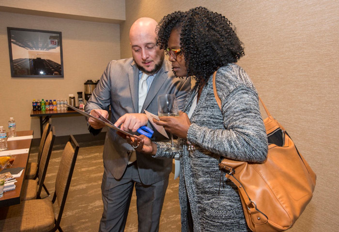 Photos: Les Misérables Cast Performs at Cambria Chicago Loop – Theatre District Grand Opening  Image
