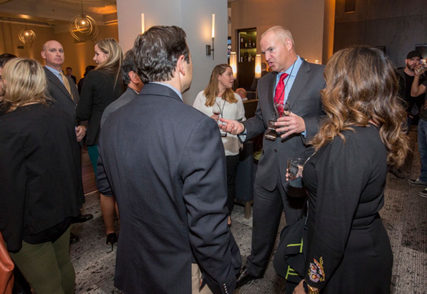 Photos: Les Misérables Cast Performs at Cambria Chicago Loop – Theatre District Grand Opening  Image