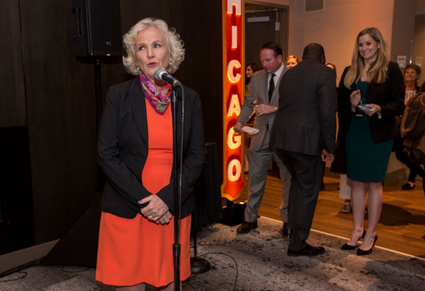 Photos: Les Misérables Cast Performs at Cambria Chicago Loop – Theatre District Grand Opening  Image