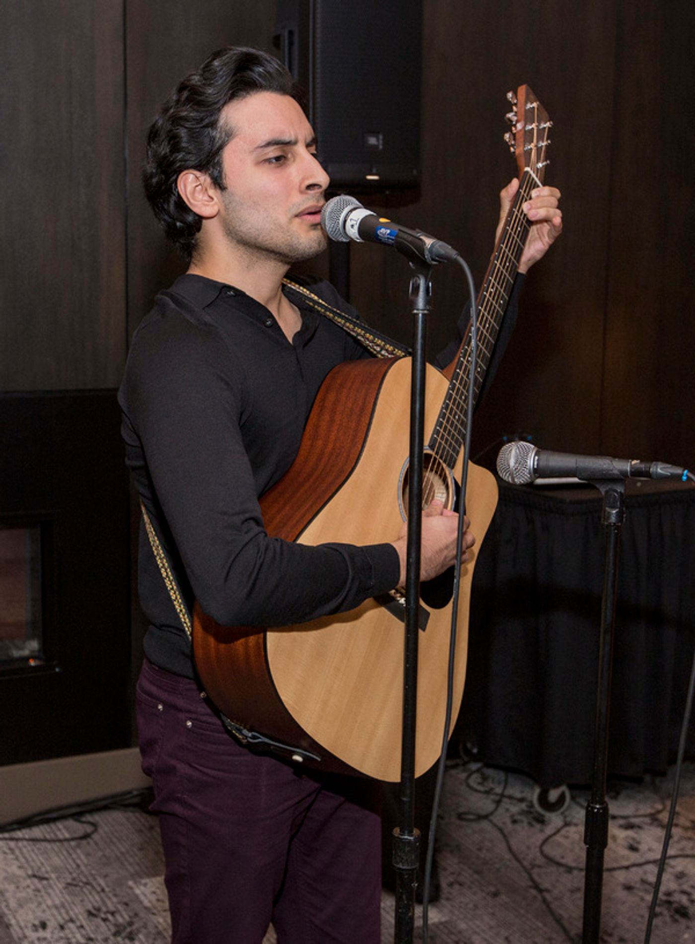 Photos: Les Misérables Cast Performs at Cambria Chicago Loop – Theatre District Grand Opening  Image