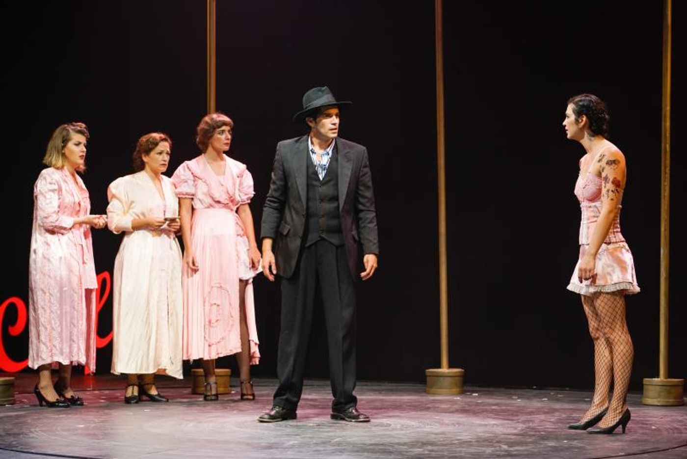 Review: KING OF DOGS Commands the Stage at Beit Lessin Theatre  Image