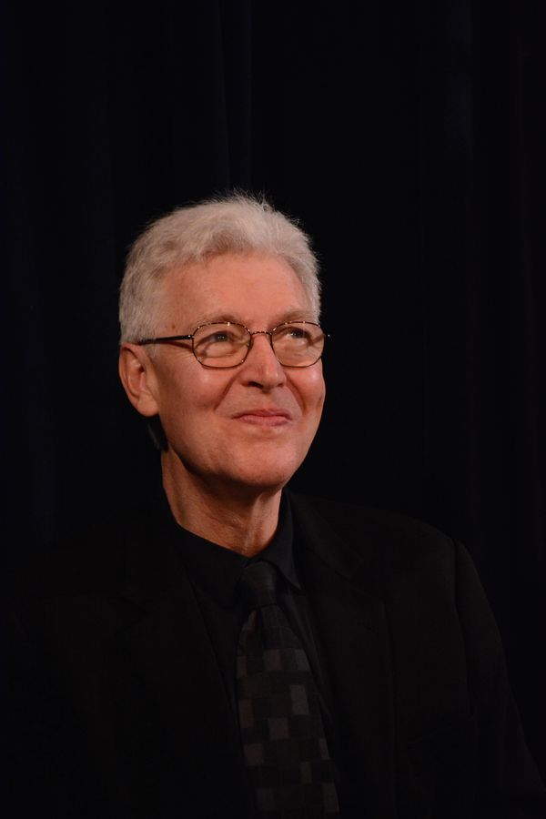 Tony Sheldon Photo