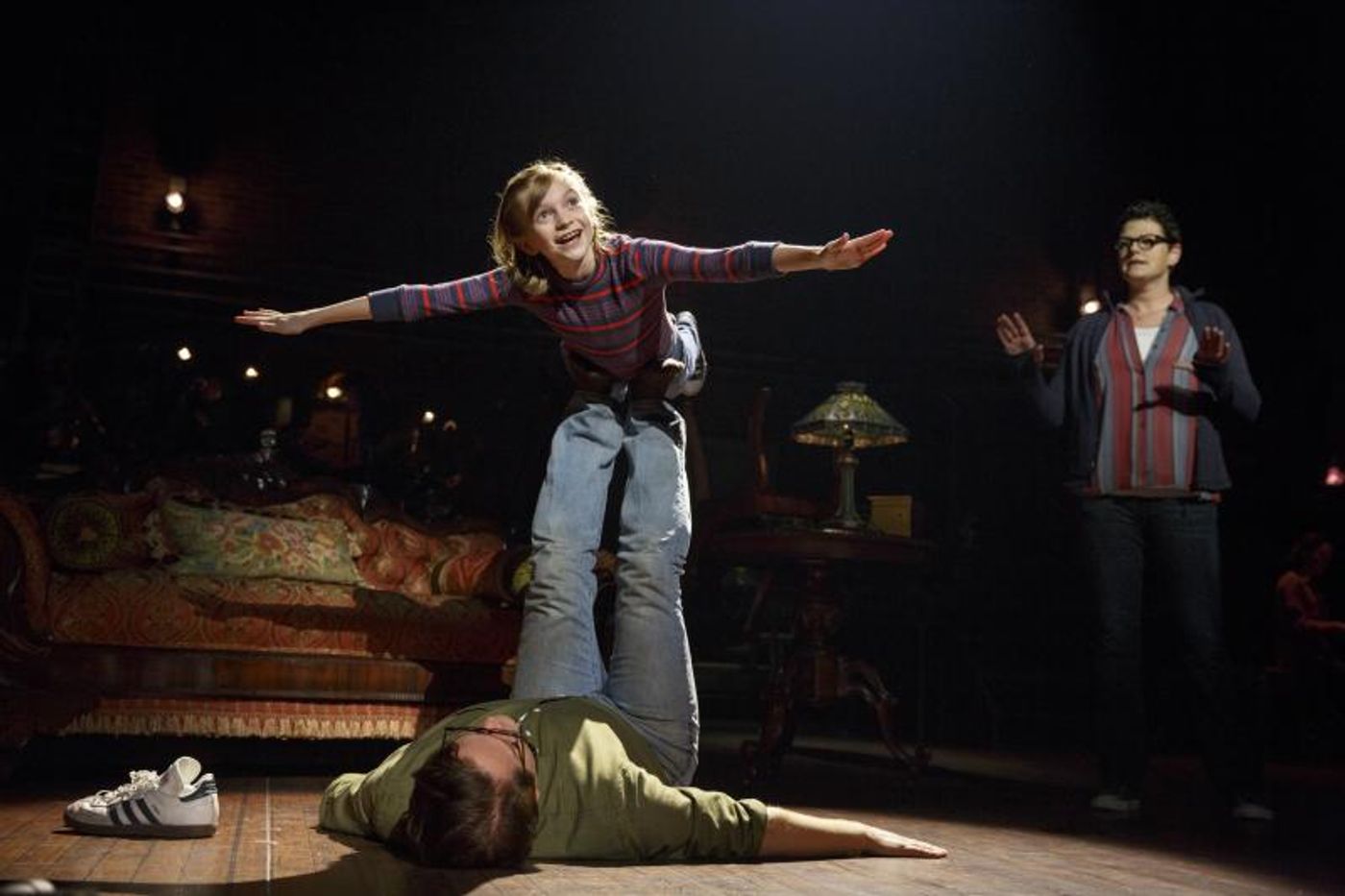 Review: FUN HOME Tour Is Sharply Drawn  Image