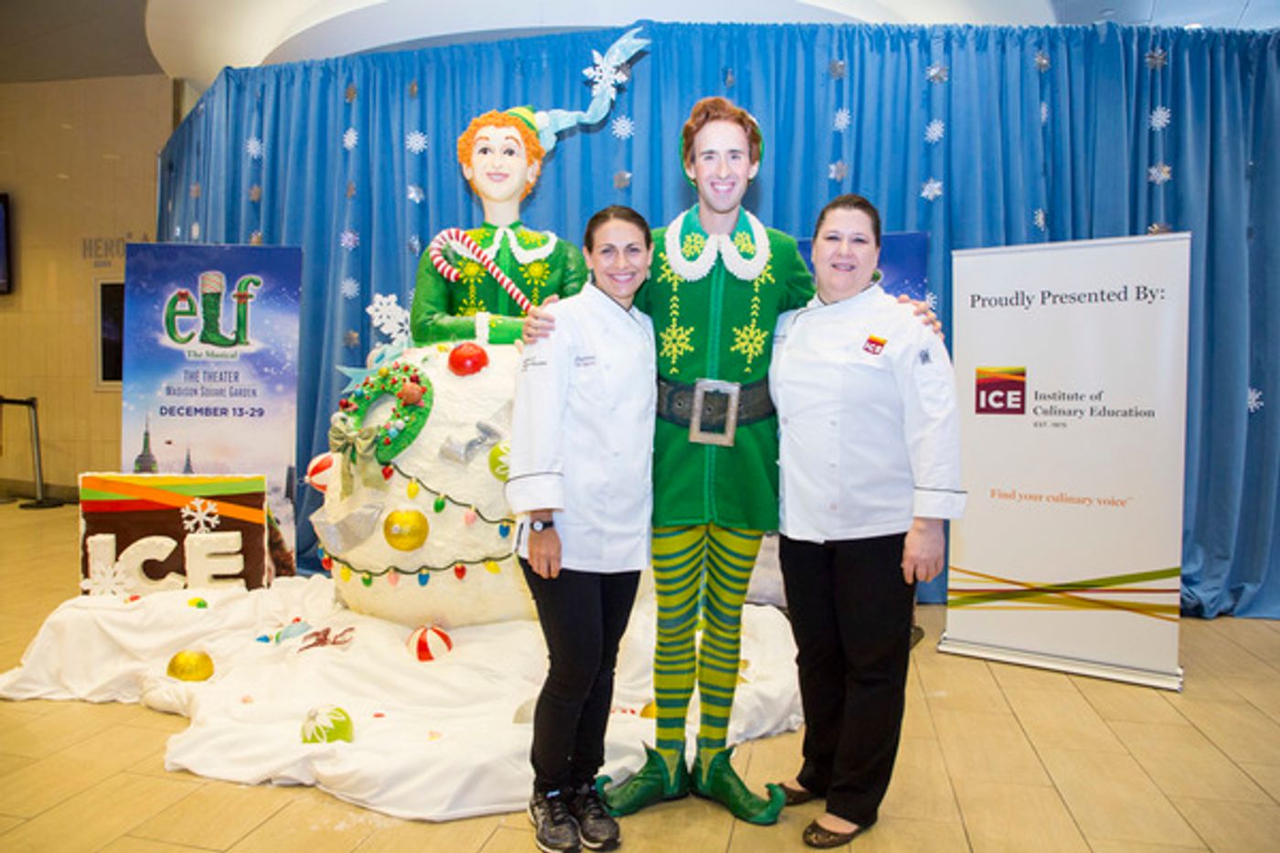 Photo Flash: ELF THE MUSICAL's 'Buddy' Unveils Biggest Rice Krispies Treat in NYC at Madison Square Garden  Image