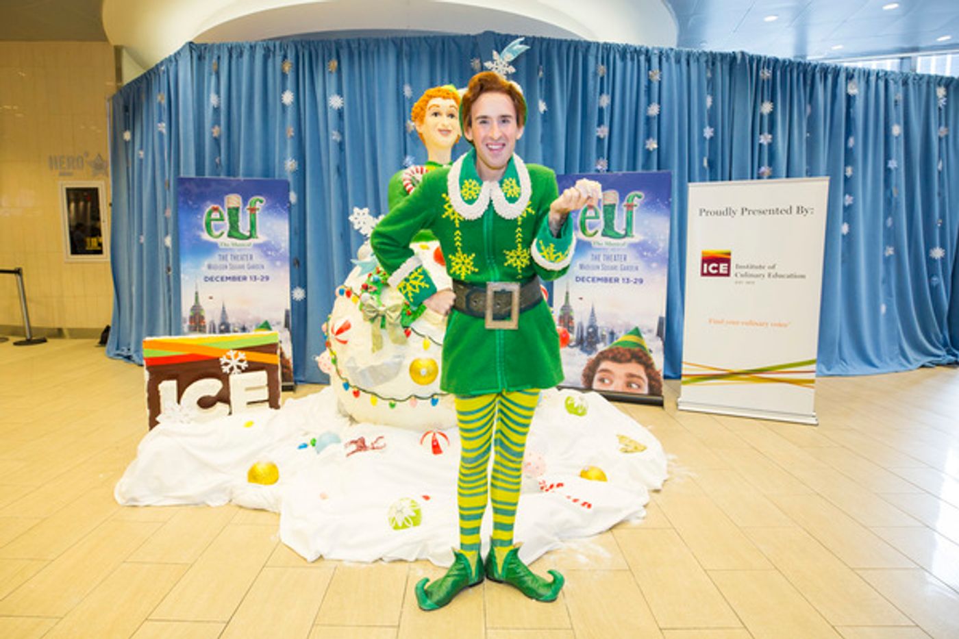 Photo Flash: ELF THE MUSICAL's 'Buddy' Unveils Biggest Rice Krispies Treat in NYC at Madison Square Garden  Image