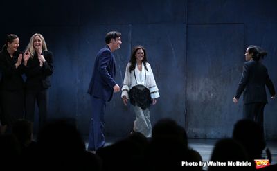 Enid Graham, Clea Alsip, Clive Owen, Julie Taymor and Jin Ha Photo