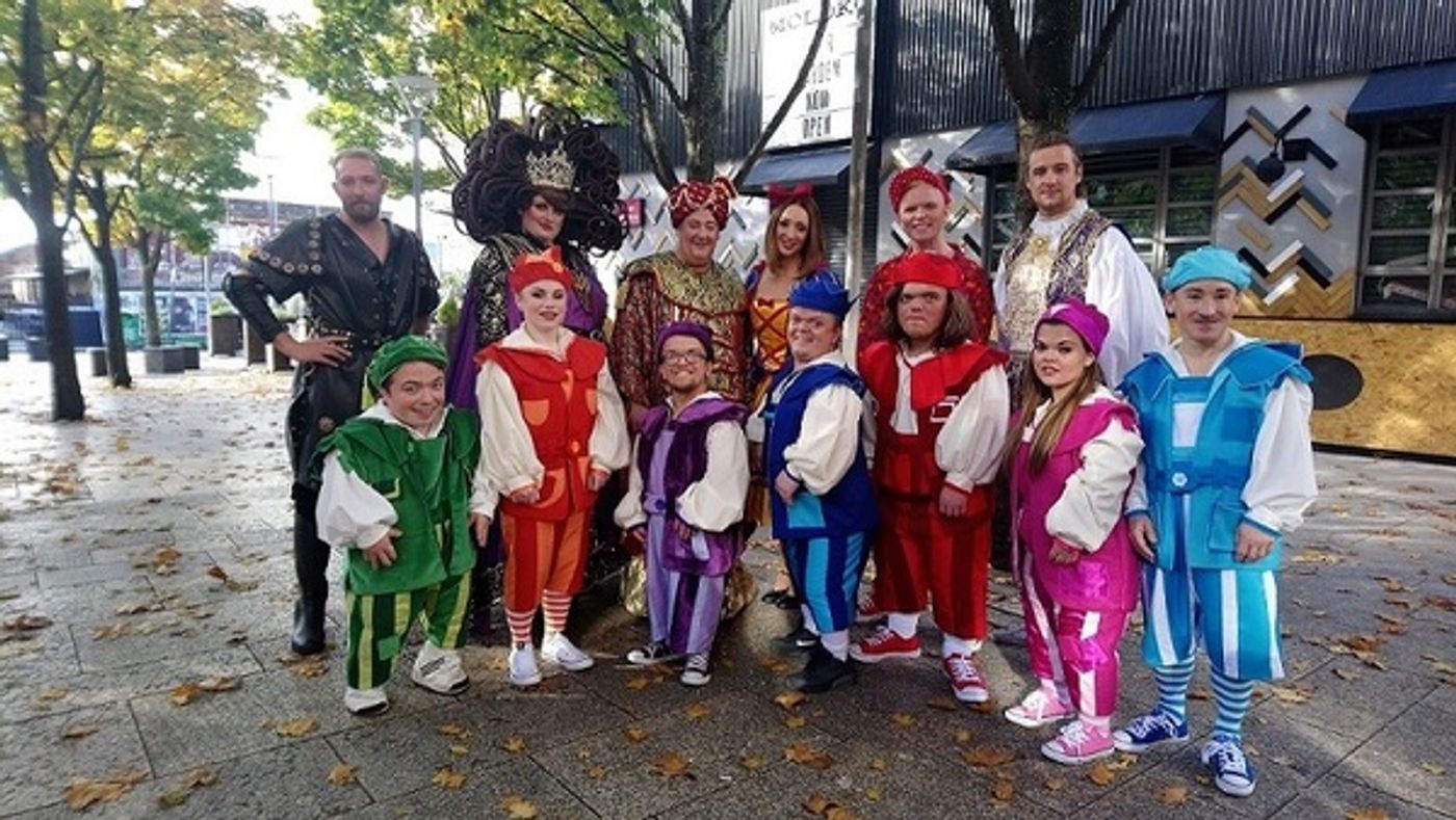 Photo Flash: It'll Be a White Christmas! Panto Stars Launch SNOW WHITE at St Helens Theatre Royal  Image