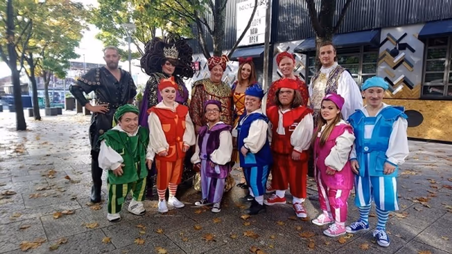 Photo Flash: It'll Be a White Christmas! Panto Stars Launch SNOW WHITE at St Helens Theatre Royal Image