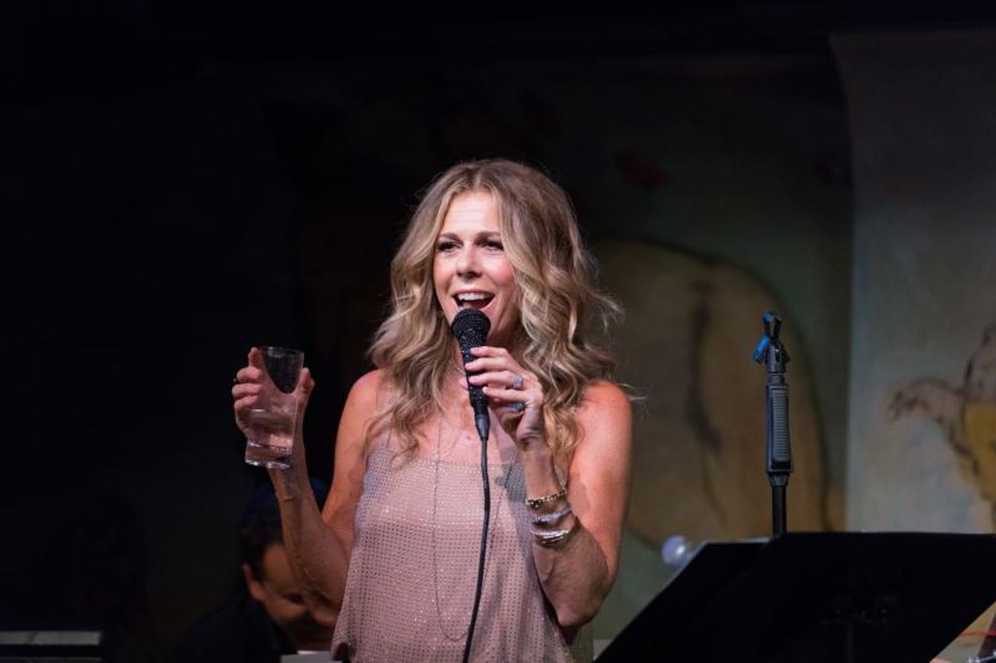 Review: Rita Wilson Sings a Song for Everyone In Her Return To Café Carlyle  Image