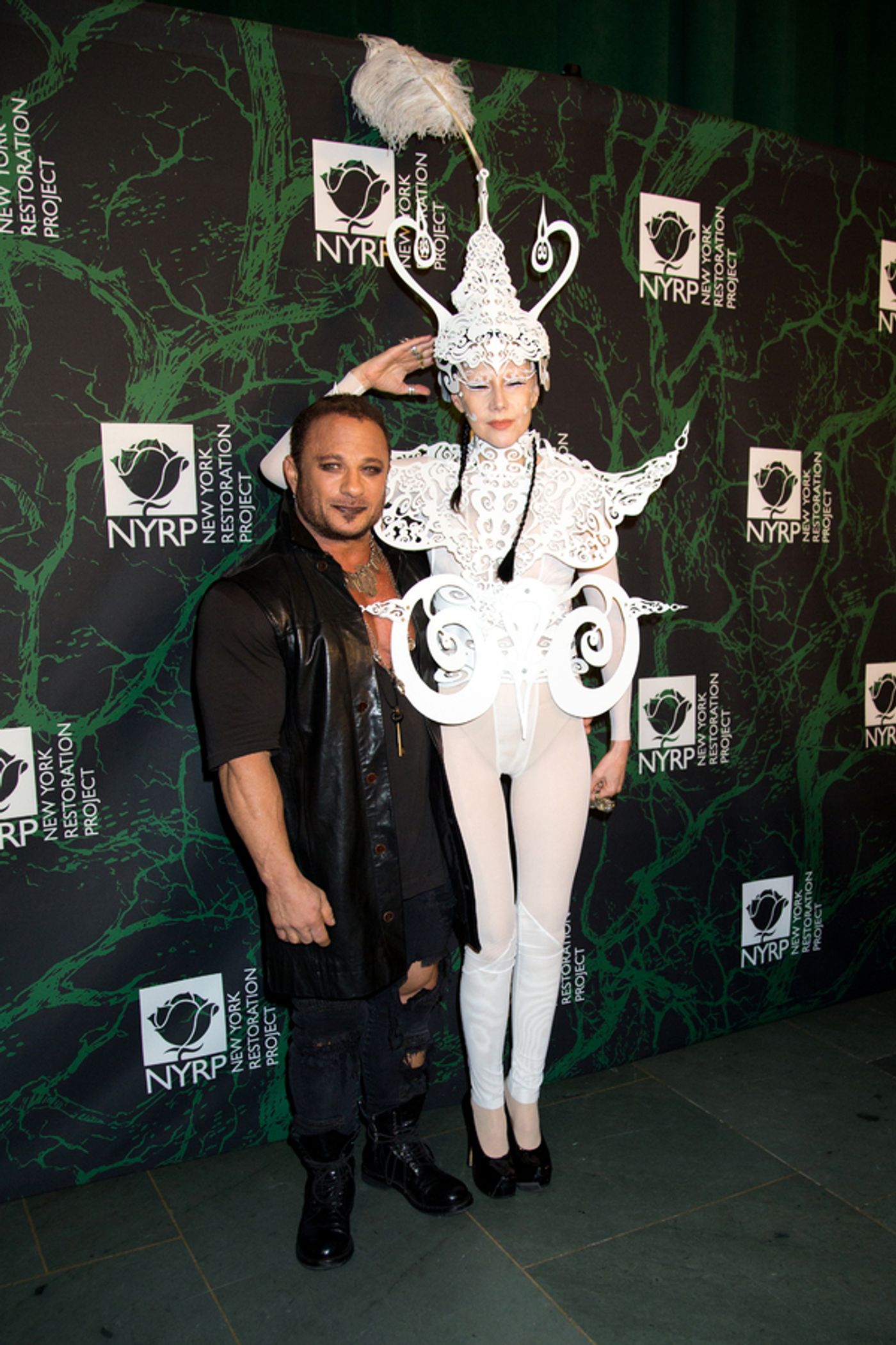 Photo Coverage: HELLO, DOLLY! Cast Dresses Up for Bette Midler's Hulaween!  Image