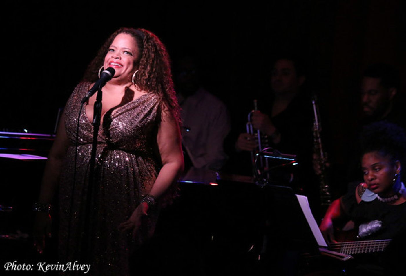Photo Flash: Natalie Douglas Sings Dame Shirley Bassey at Birdland  Image