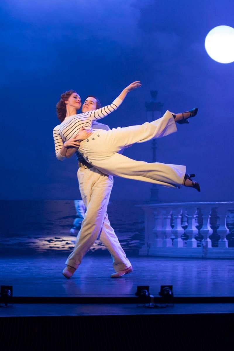Review:  Matthew Bourne Brings Screen Dance Classic THE RED SHOES To The Stage  Image