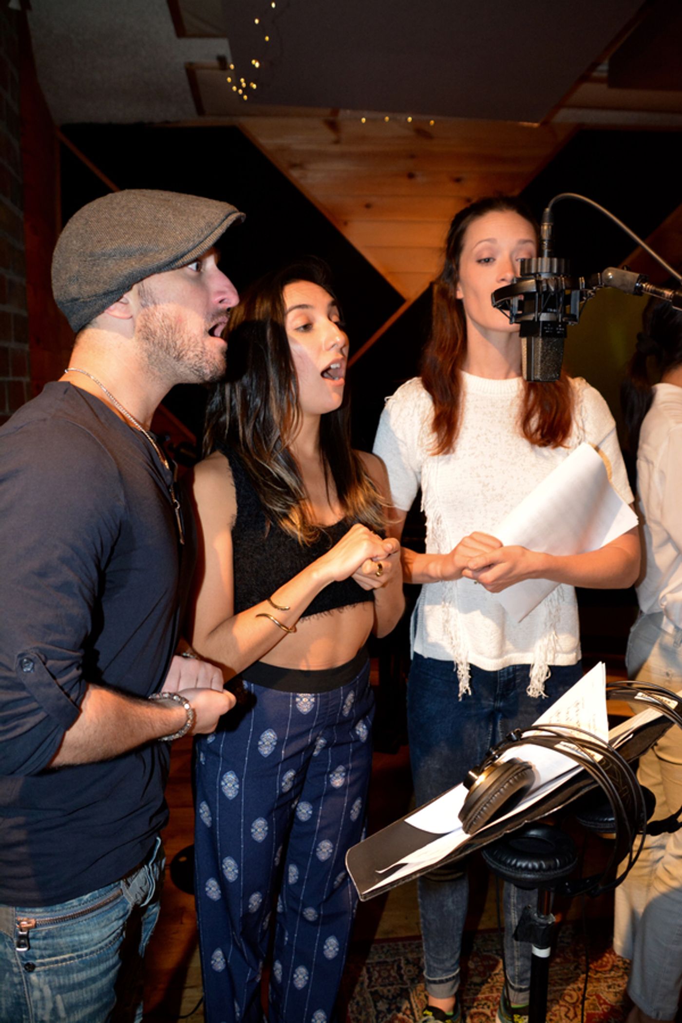 Exclusive Photo Coverage: HAMILTON Cast Sings CAROLS FOR A CURE  Image