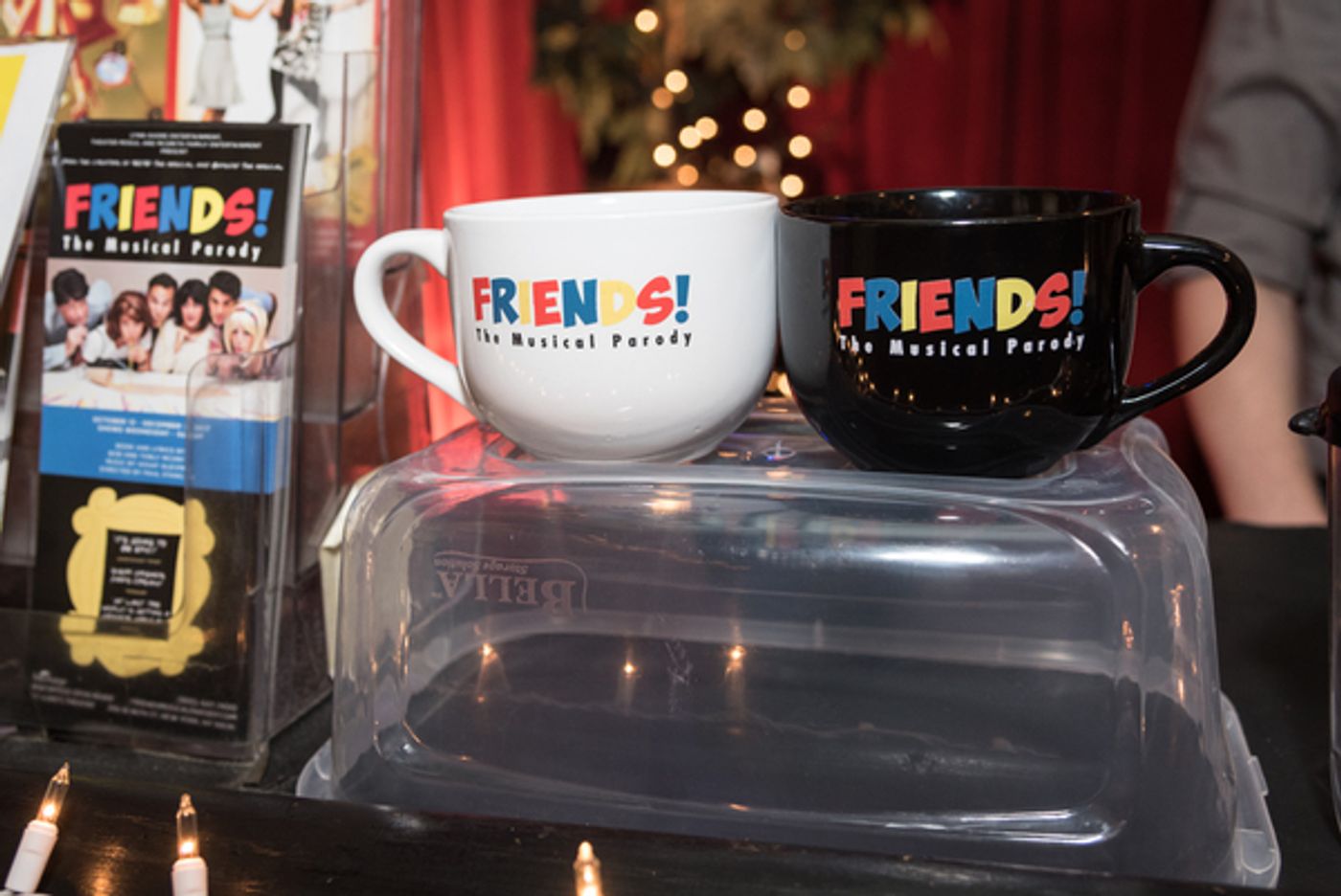 Photo Flash: They're All There For You! FRIENDS! THE MUSICAL PARODY Opens Off-Broadway  Image