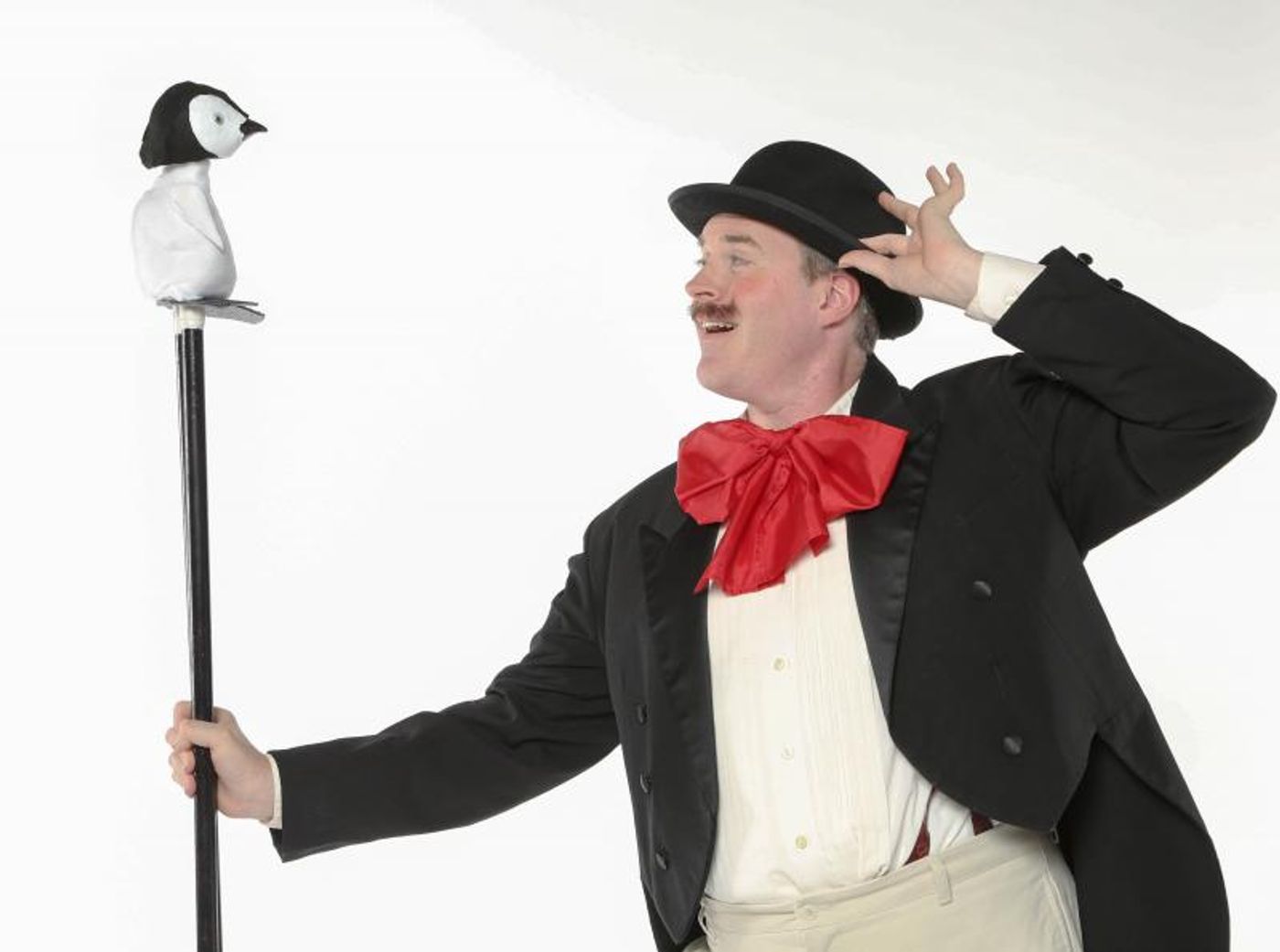 Review: Nashville Children's Theatre's Charming MR. POPPER'S PENGUINS  Image