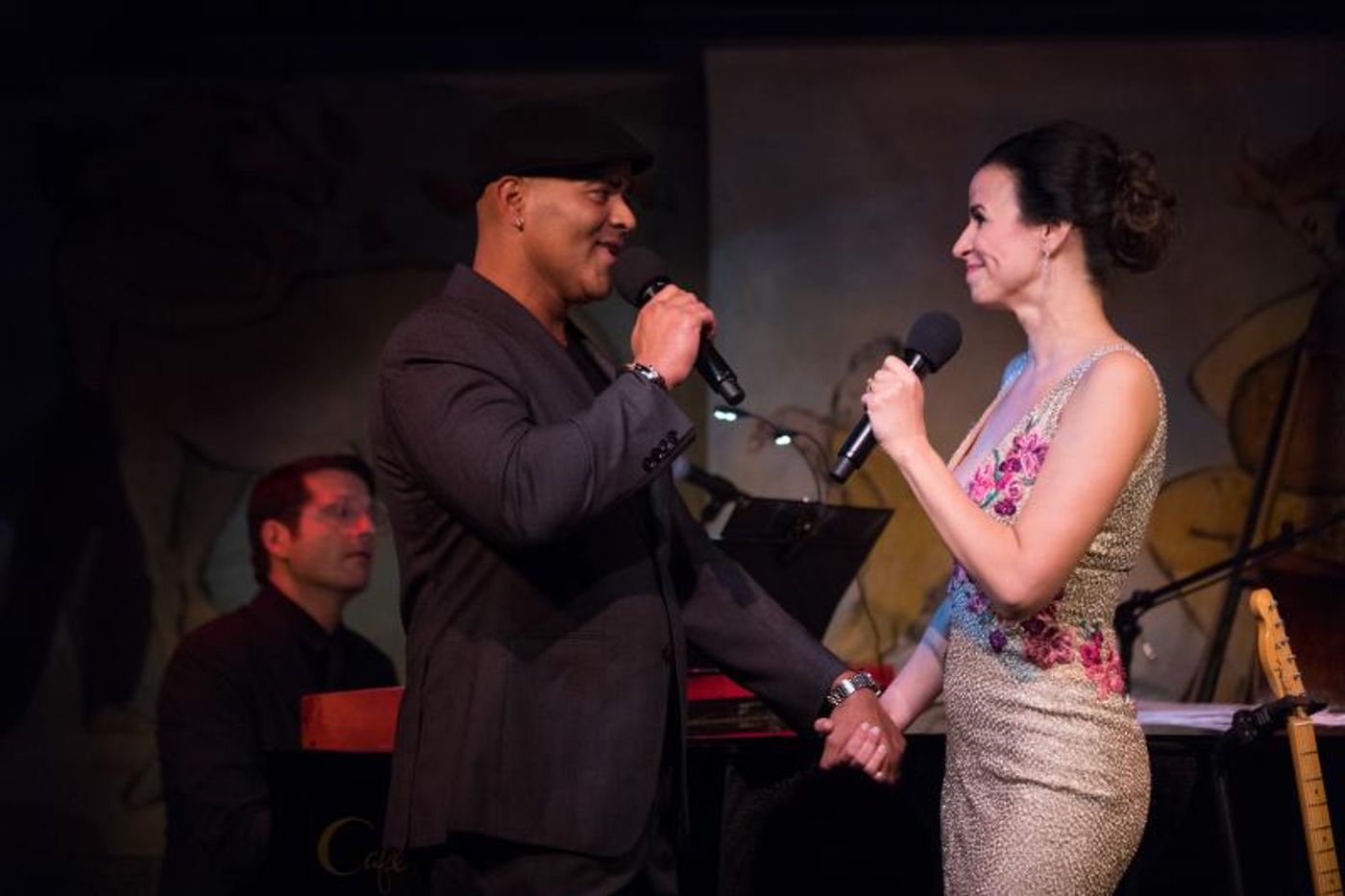 Review: Mandy Gonzalez Is Phenomenal and FEARLESS in Her Cafe Carlyle Debut  Image