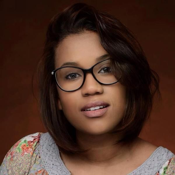 Stephanie Sequeira Photo