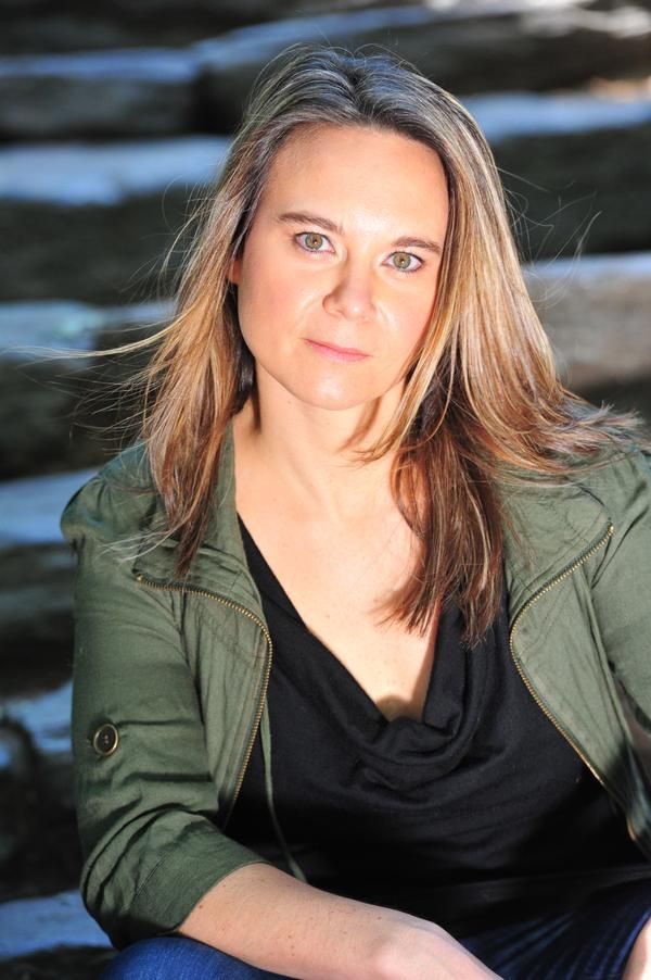 Zoe Anastassiou Photo