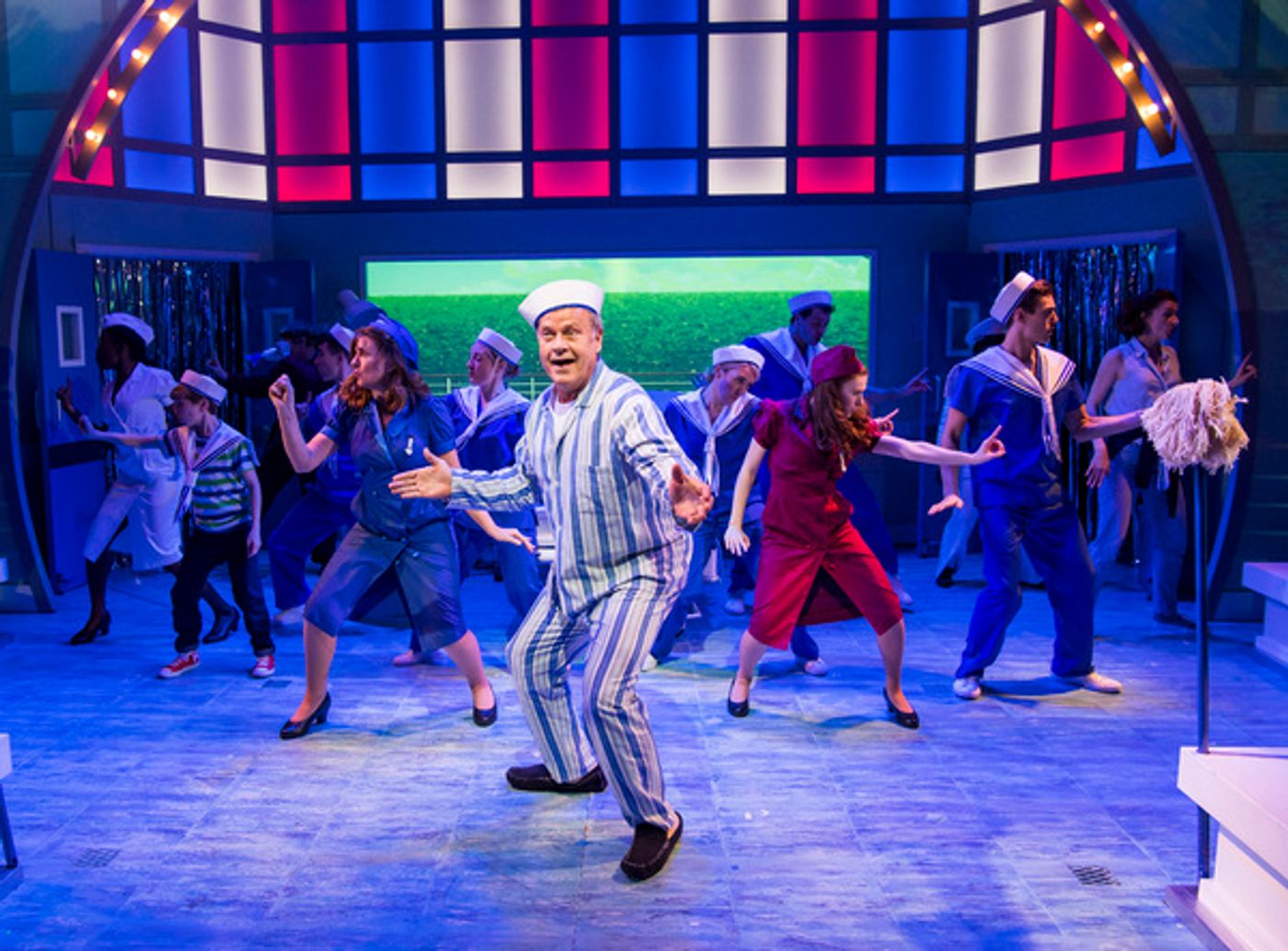 Photo Flash: First Look at BIG FISH Starring Kelsey Grammer at the Other Palace Photo Flash: First Look at BIG FISH Starring Kelsey Grammer at the Other Palace Image