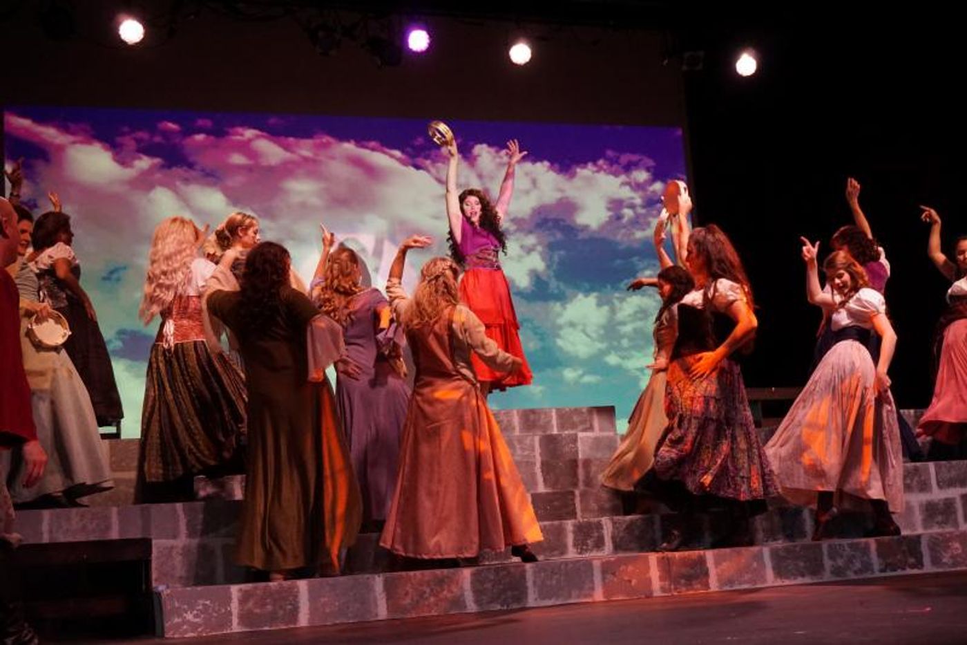 Review: Circle Players' Sweeping and Epic HUNCHBACK OF NOTRE DAME  Image